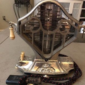 Antique 1920'S Art Deco Universal "Sweetheart" Push Button Toaster.